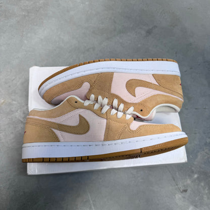 DISPLAY - Nike Womens Air Jordan 1 Low SE Sneakers - 'Twine'