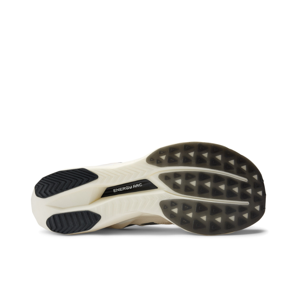 FuelCell SuperComp Elite v5 (D) Men's :Linen | Sea Salt