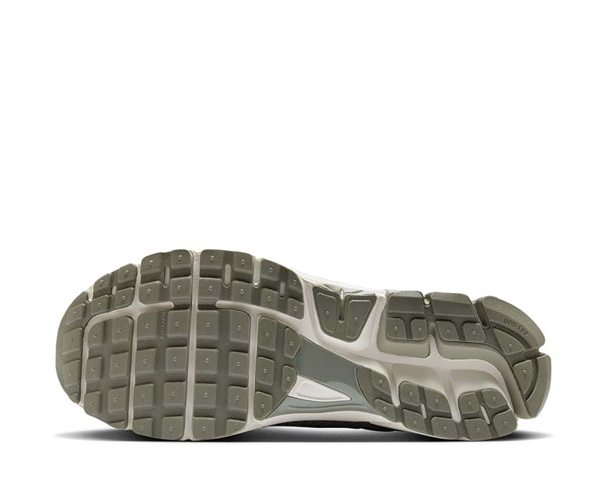 Nike Zoom Vomero 5 "Dark Stucco"