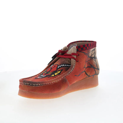 Clarks Wallabee Evo Stranger Things 26181027 Mens Red Chukkas Boots
