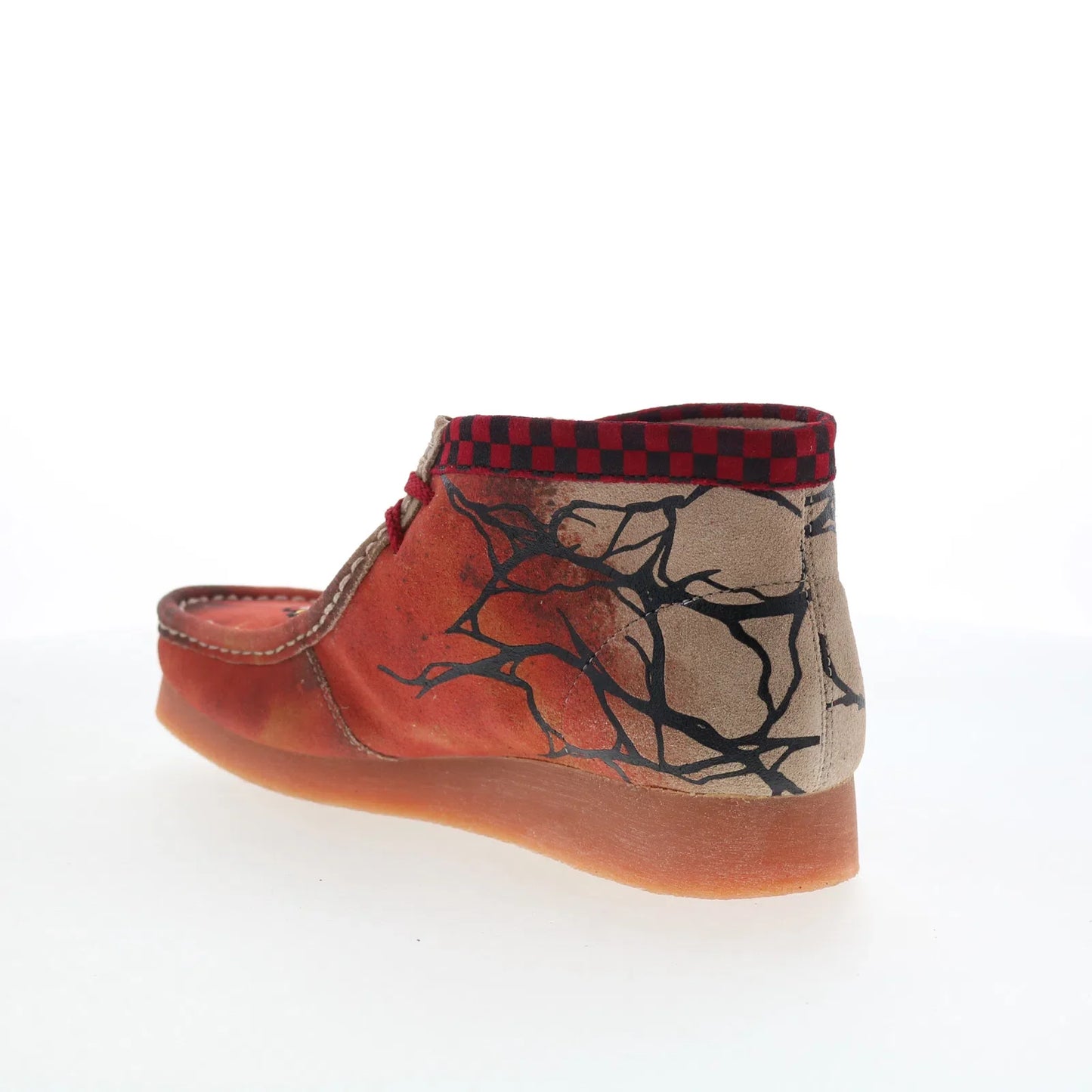 Clarks Wallabee Evo Stranger Things 26181027 Mens Red Chukkas Boots